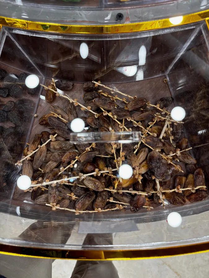 Kurma Tunisia Deglet Nour 500 g · bertangkai